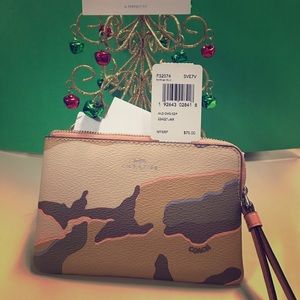 Coach wristlet khaki camo